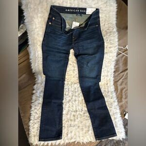 Brand new American Eagle Outfitters Women's Dark Indigo Skinny Jeans